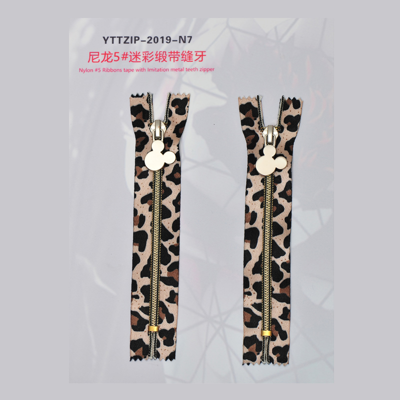 Nylon #5 Zipper with Metal Imitated Teeth and Ribbon Tape